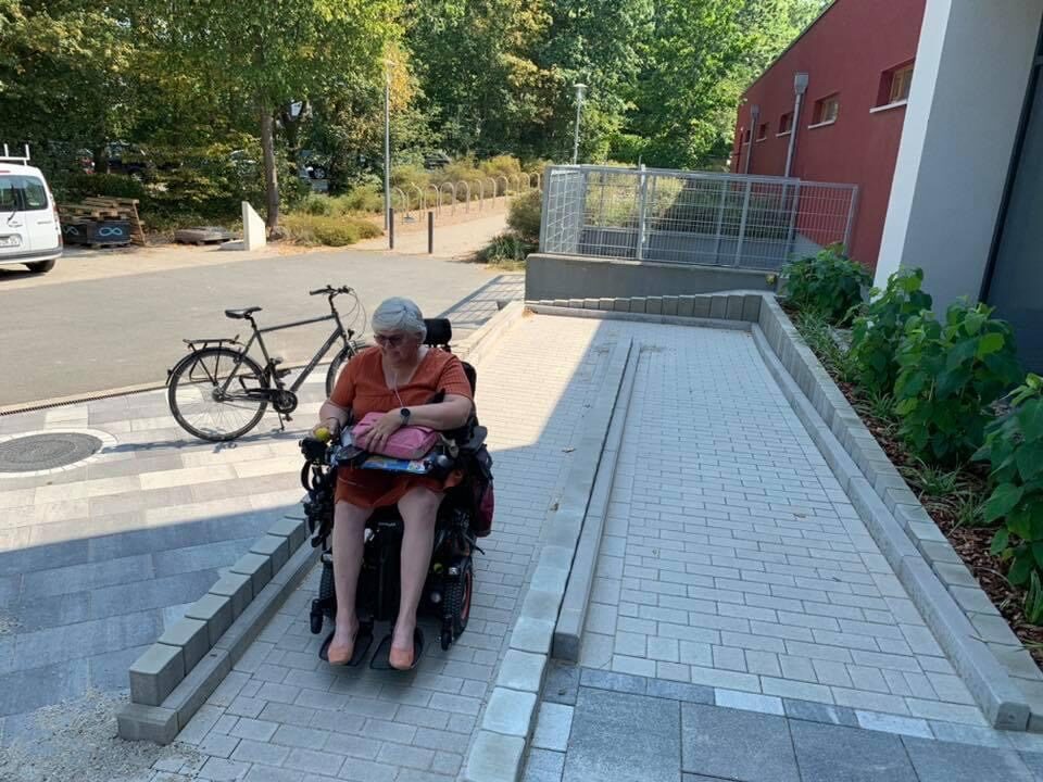 Barrierefreie Bushaltestellen – ein guter Anfang, aber es muss schneller gehen